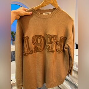 Max Mara classic sweater
100% cashmere